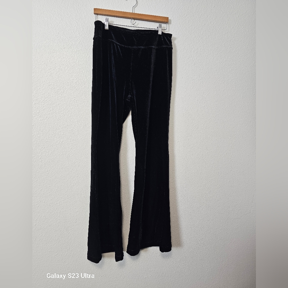 sofia by sofia vergara Black Velvet Flare Pants